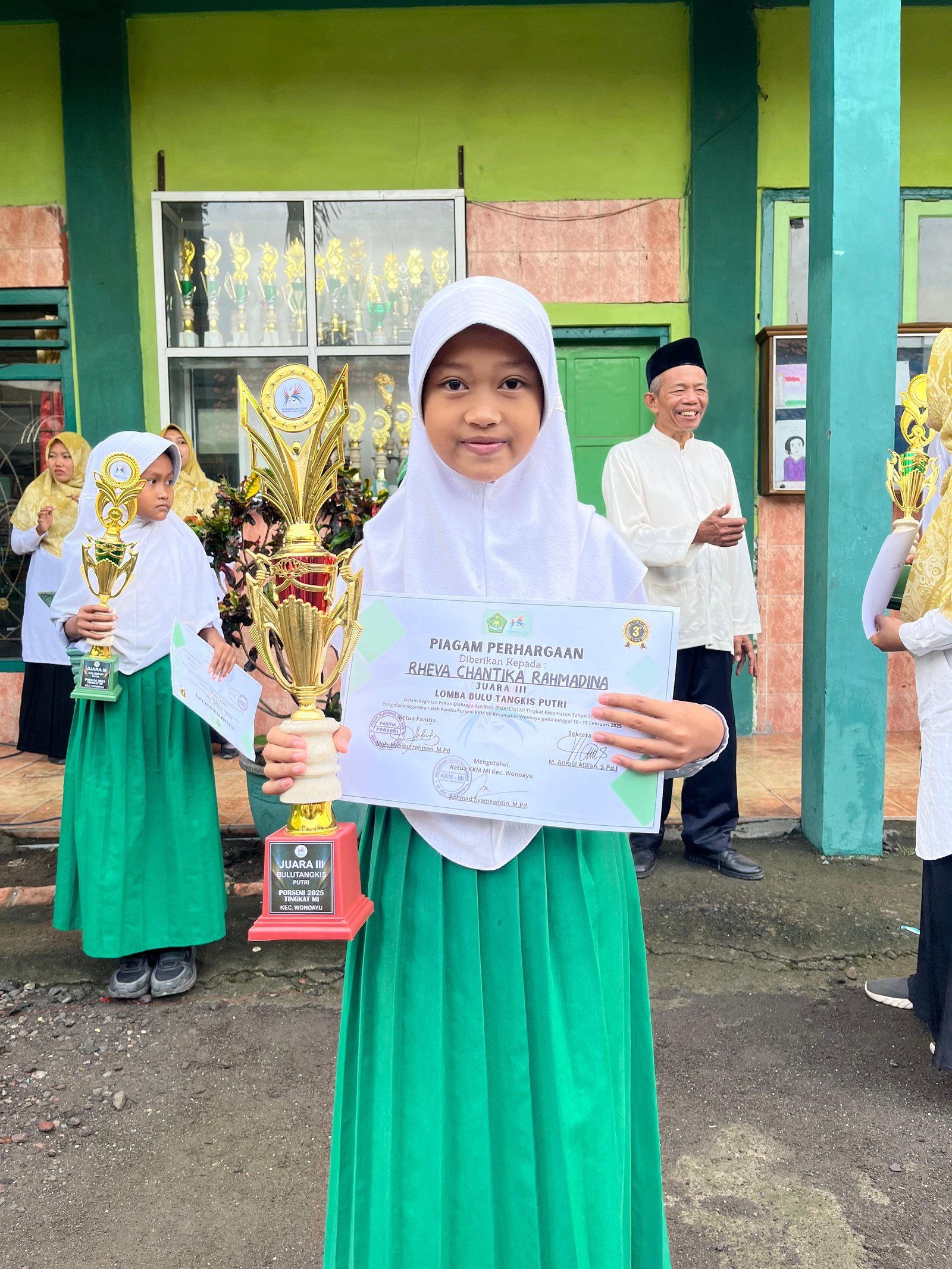 Prestasi Gemilang, Delegasi MI Miftahul Ulum Popoh Raih Juara 3 Lomba Membaca Al-Qur'an Tingkat Provinsi